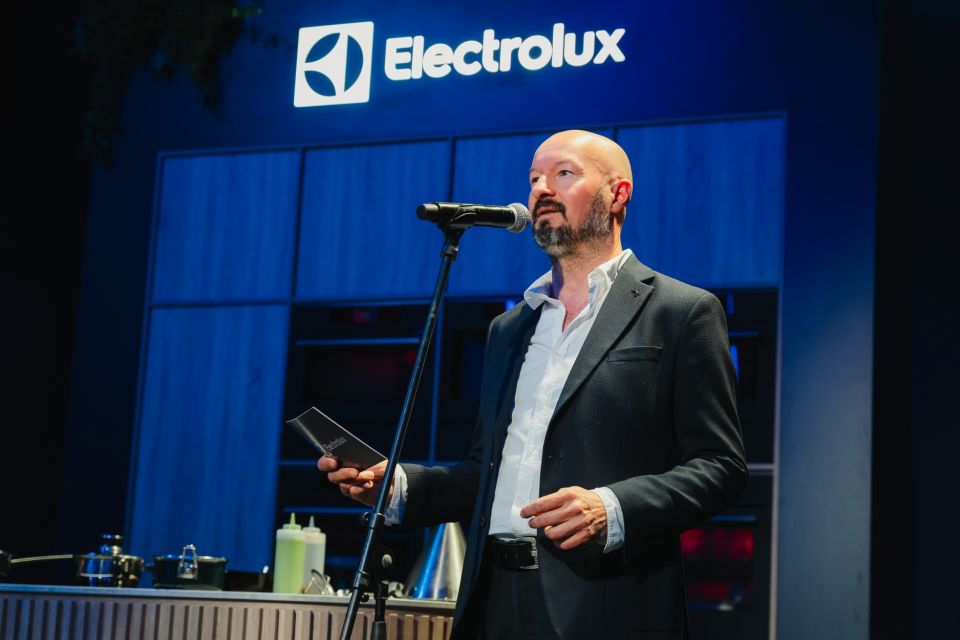 electrolux-groupphoto-8.jpg