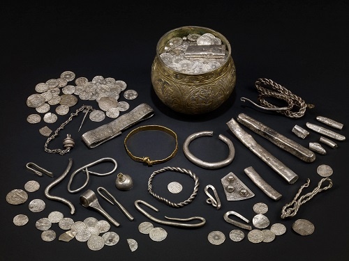 web-vale-of-york-hoard-british-museum.jpg