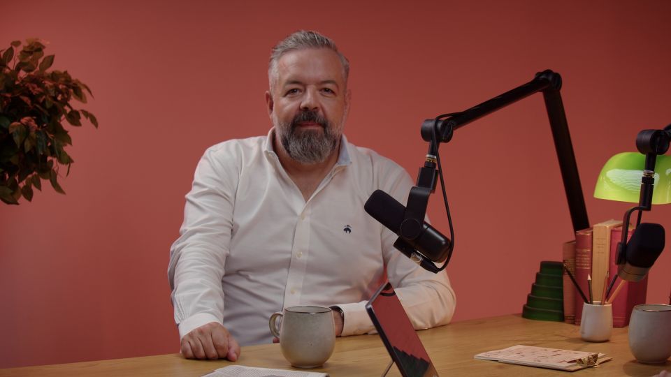 Mr. Chem – Ο άνθρωπος που έκανε τη Χημεία cool στα social media: Τα παιδιά ζουν «μέσα» στις οθόνες Mr. Chem – Ο άνθρωπος που έκανε τη Χημεία cool στα social media: Τα παιδιά ζουν «μέσα» στις οθόνες