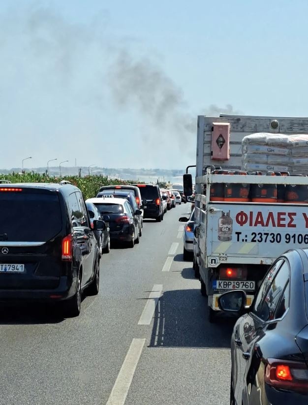 Θεσσαλονίκη: Φωτιά στο Λάκκωμα Χαλκιδικής – Κλειστή η Μουδανιών