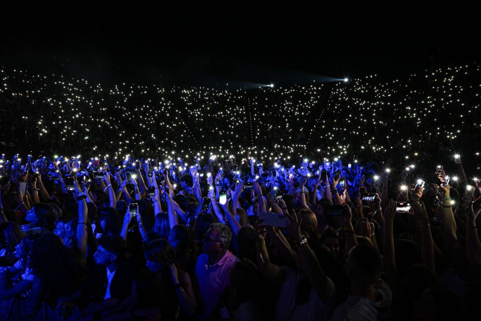 sybnavlia dimotiko theatro lycabetou