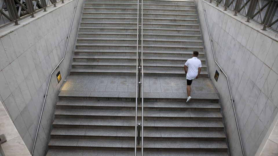 athina metro kalokairi