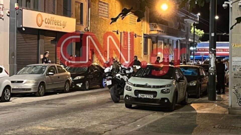Έκρηξη σε καφετέρια στον Άγιο Παντελεήμονα – Δύο τραυματίες Έκρηξη σε καφετέρια στον Άγιο Παντελεήμονα – Δύο τραυματίες