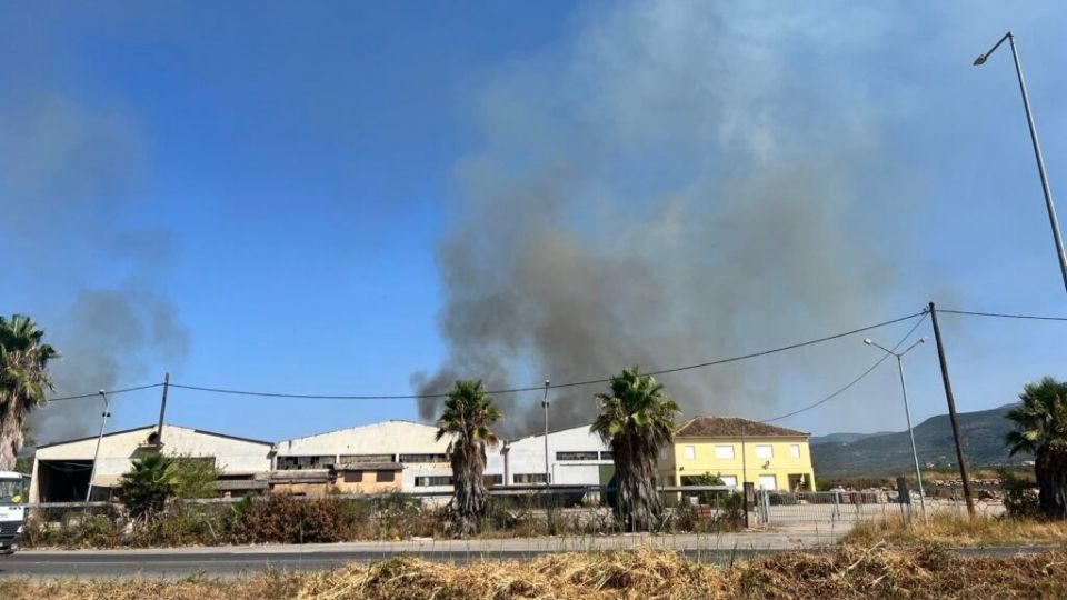 Φωτιά στην Καλαμάτα: Καίει κοντά στον συνοικισμό «Παναγάκια» στο Ασπρόχωμα Φωτιά στην Καλαμάτα: Καίει κοντά στον συνοικισμό «Παναγάκια» στο Ασπρόχωμα