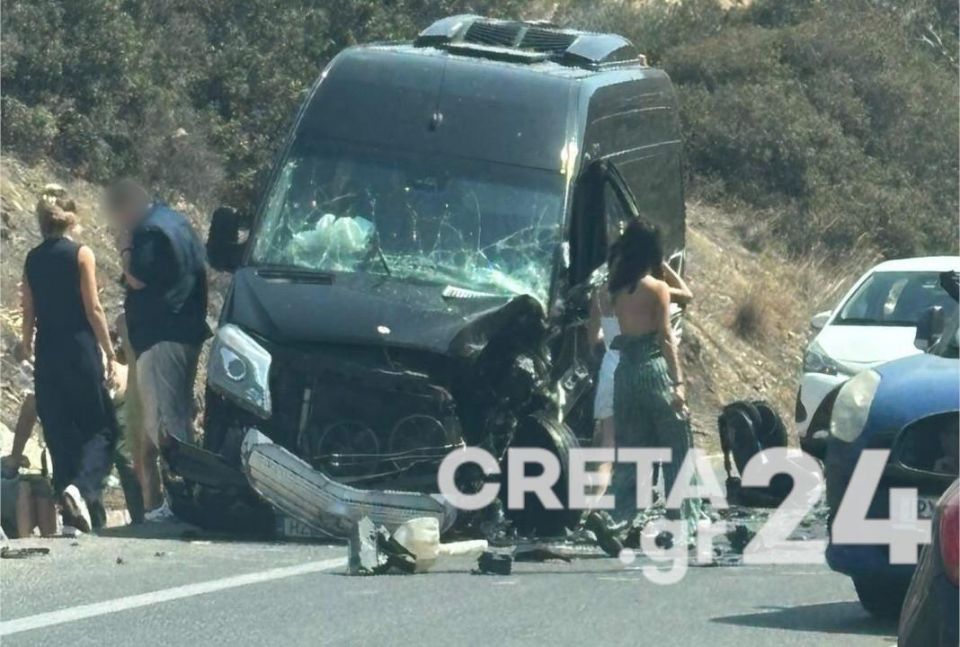 Κρήτη: Σφοδρή σύγκρουση βαν στον ΒΟΑΚ – Οκτώ τραυματίες, ένας σοβαρά Κρήτη: Σφοδρή σύγκρουση βαν στον ΒΟΑΚ – Οκτώ τραυματίες, ένας σοβαρά
