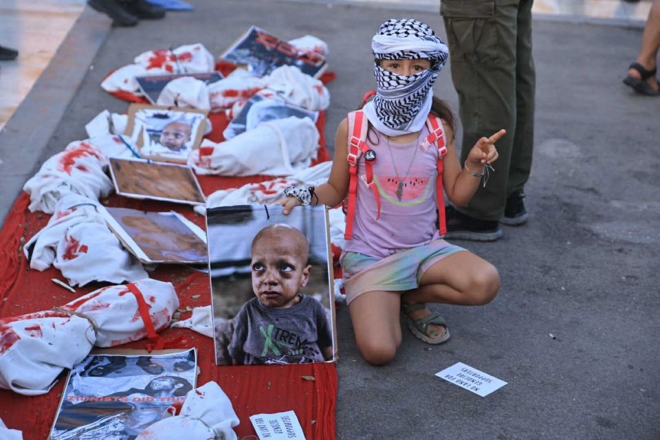 «Σταματήστε τον πόλεμο» – Μεγάλη διαδήλωση στο Σύνταγμα για την Παλαιστίνη