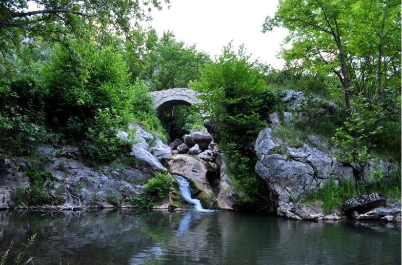 GEFYRIA METEWRA METEORA