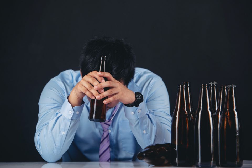 alkool-alcohol-jcomp-freepik.jpg