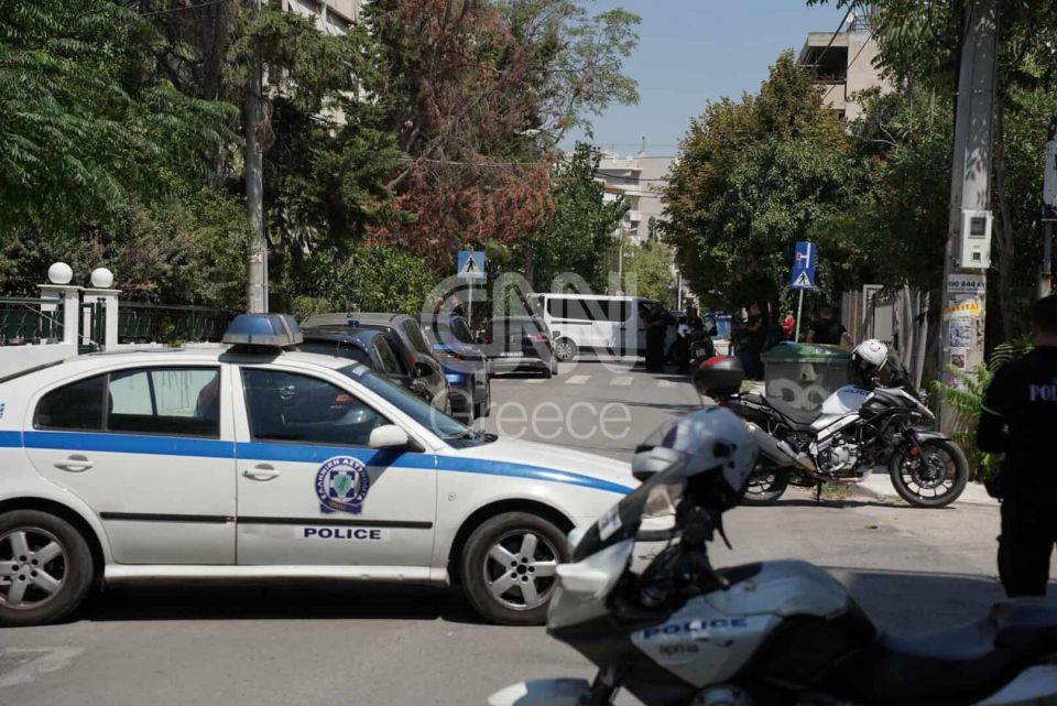 Άγρια δολοφονία 47χρονης στο Χαλάνδρι: Τη σκότωσε με μαχαίρι ο 28χρονος σύντροφός της – Συνελήφθη Άγρια δολοφονία 47χρονης στο Χαλάνδρι: Τη σκότωσε με μαχαίρι ο 28χρονος σύντροφός της – Συνελήφθη