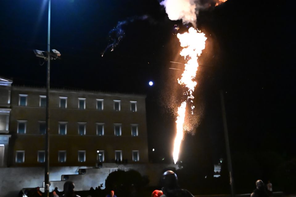 tempi epeisodia syntagma