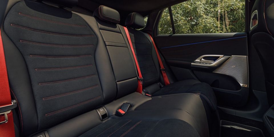 Der neue Mercedes-Benz GLC: kompromisslos όberzeugend The new Mercedes-Benz GLC: Effortlessly uncompromising