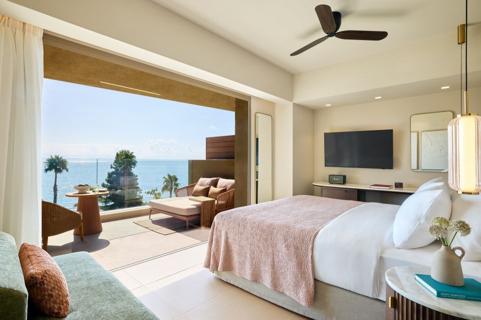 avalideluxe-double-room-front-sea-view303-1.jpg