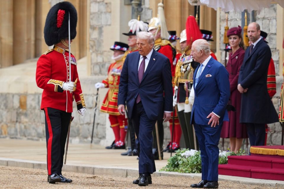 Στο κάστρο του Ουίνδσορ ο Ντόναλντ Τραμπ - Έγινε δεκτός με όλες τις τιμές από τον Κάρολο Trump Britain
