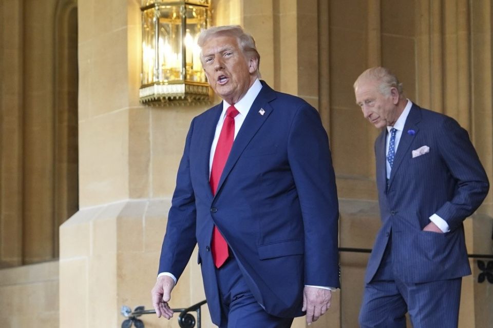 trump-vasilias-karolos.jpg