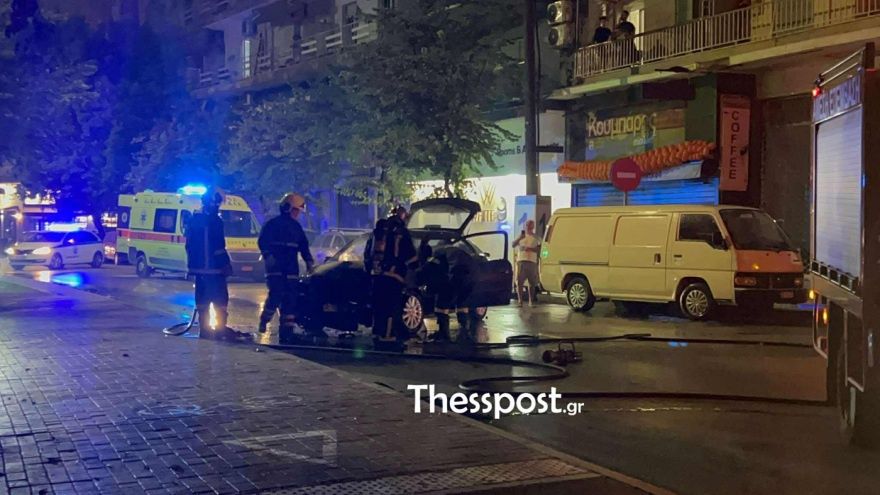 Αυτοκίνητο «καρφώθηκε» σε βιτρίνα μαγαζιού στη Θεσσαλονίκη -Τραυματίστηκε ελαφρά ο οδηγός 