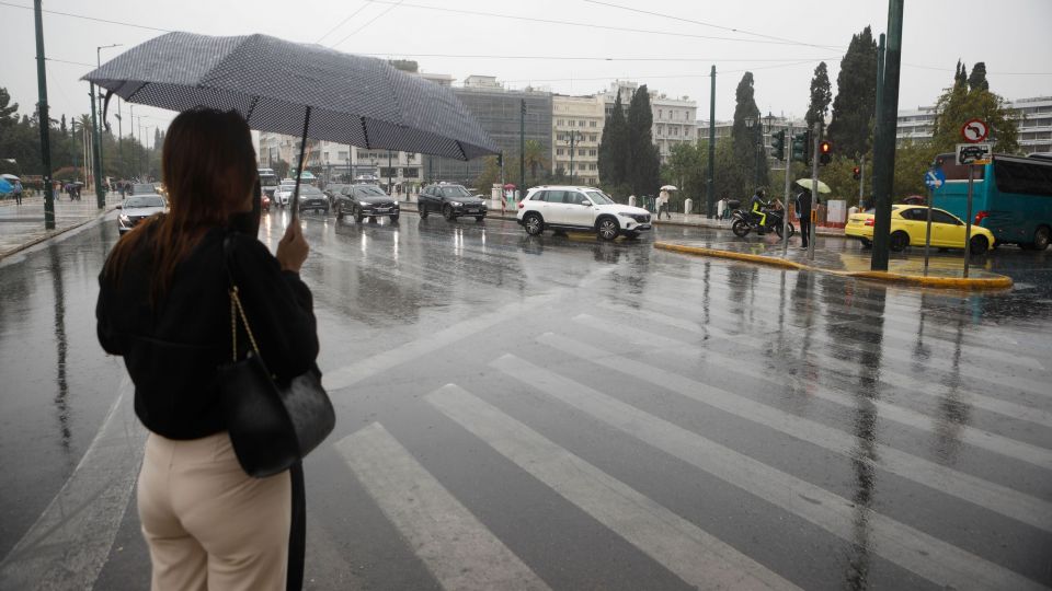 ΥΨΗΛΗ ΒΡΟΧΟΠΤΩΣΗ ΣΤΟ ΚΕΝΤΡΟ ΤΗΣ ΑΘΗΝΑΣ