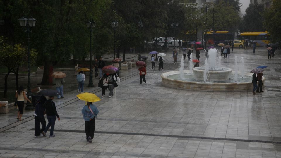 ΥΨΗΛΗ ΒΡΟΧΟΠΤΩΣΗ ΣΤΟ ΚΕΝΤΡΟ ΤΗΣ ΑΘΗΝΑΣ