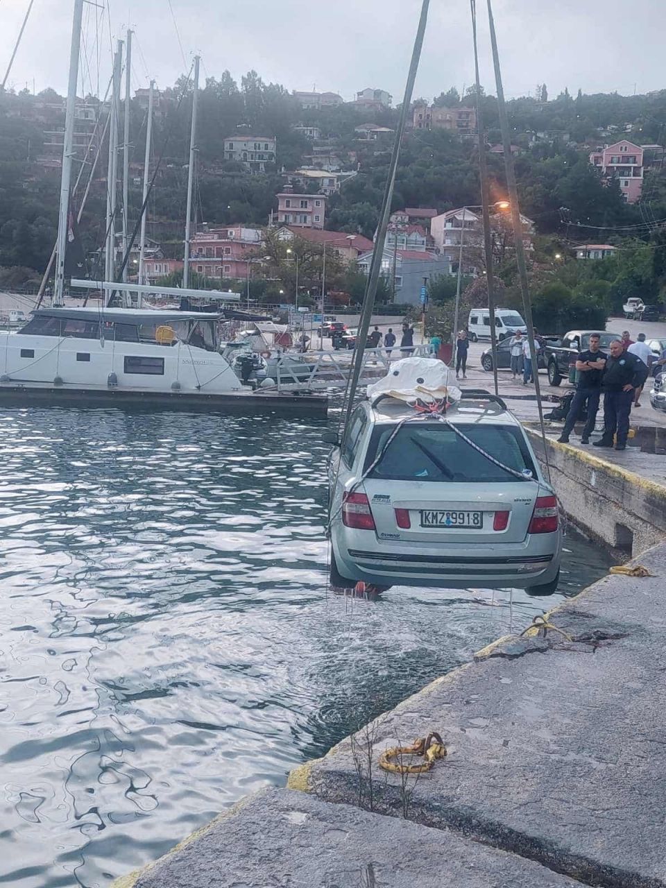 Τραγωδία στη Κεφαλονιά: Νεκρός ο άνδρας που έπεσε με το αυτοκίνητό του στη θάλασσα