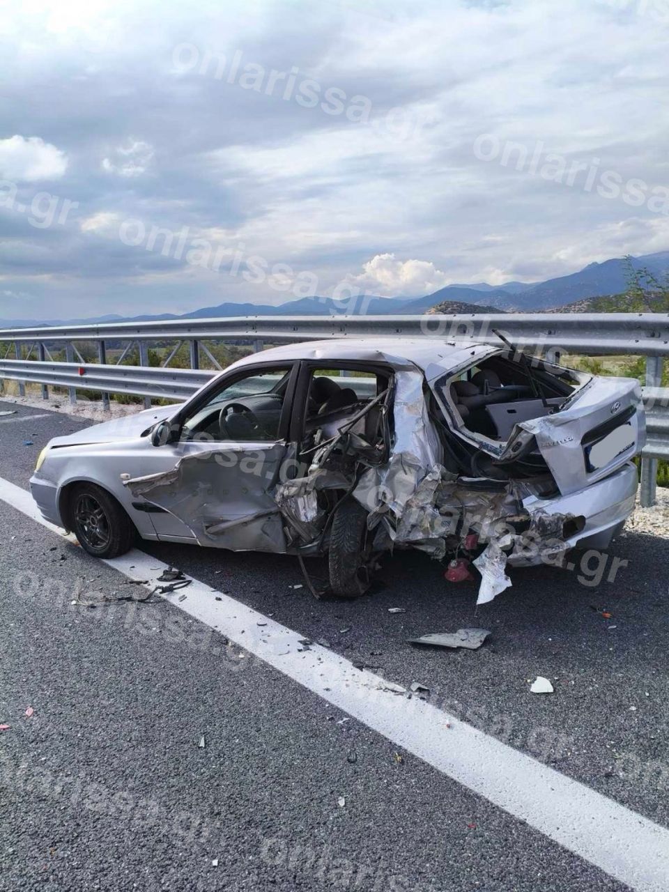 Ένας νεκρός και ένας τραυματίας σε τροχαίο με νταλίκα κοντά στις σήραγγες των Τεμπών Ένας νεκρός και ένας τραυματίας σε τροχαίο με νταλίκα κοντά στις σήραγγες των Τεμπών