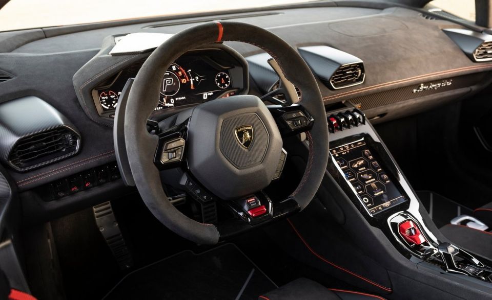 Η Lamborghini θα συνεχίσει να έχει off road εκδόσεις στη γκάμα της Η Lamborghini θα συνεχίσει να έχει off road εκδόσεις στη γκάμα της