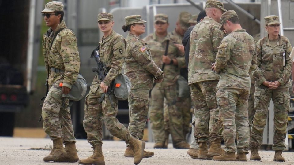 APTOPIX National Guard Cities Chicago