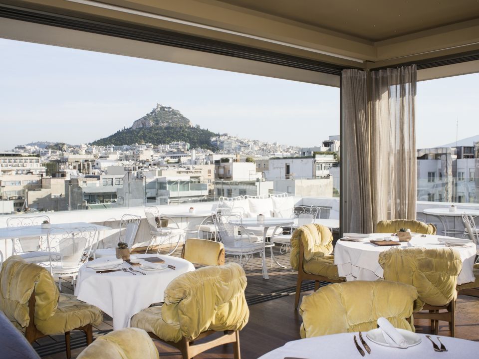 new-hotel-art-lounge-rooftop-restaurant-4.jpg