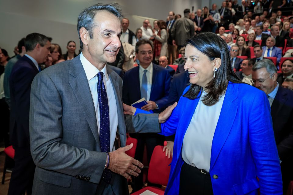 [380998] ΠΑΡΟΥΣΙΑΣΗ ΤΟΥ ΒΙΒΛΙΟΥ ΤΟΥ ΑΛΕΞΗ ΠΑΤΕΛΗ 