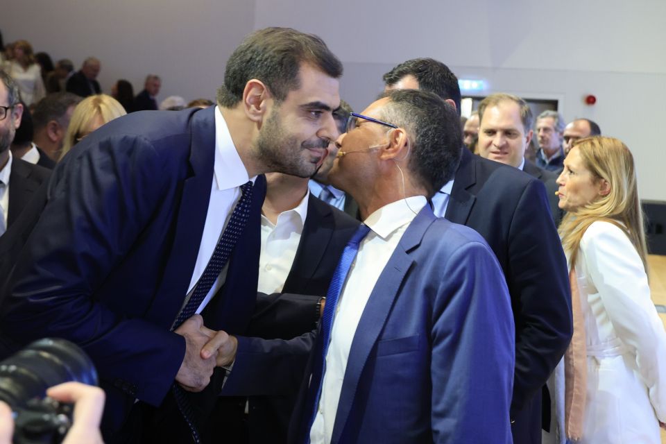 [380998] ΠΑΡΟΥΣΙΑΣΗ ΤΟΥ ΒΙΒΛΙΟΥ ΤΟΥ ΑΛΕΞΗ ΠΑΤΕΛΗ 