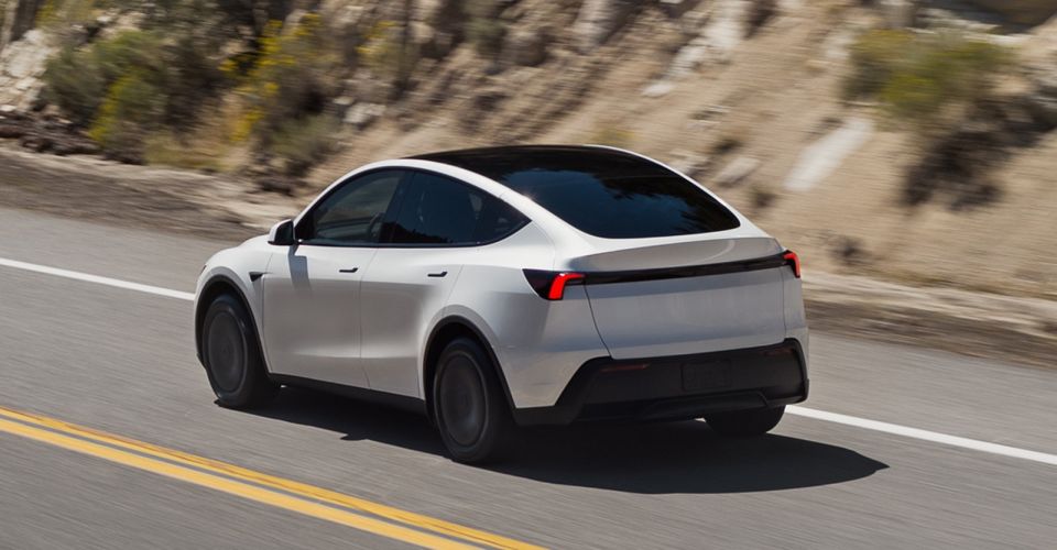 tesla-model-y-standard-4.jpg