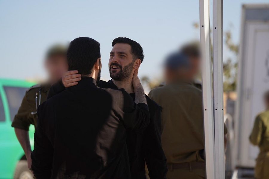 Hostage and prisoner exchange between Israel and Hamas