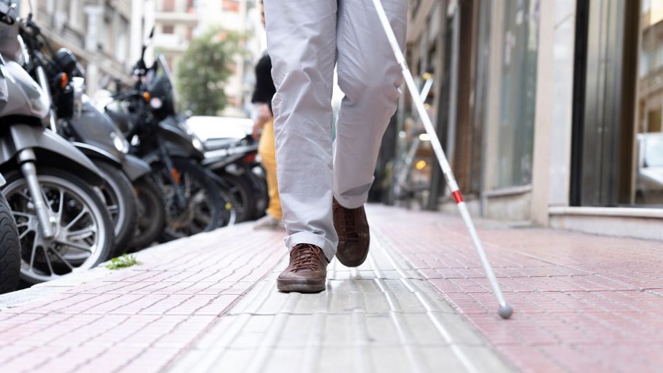 tyfloi, tifloi, leuko mpastouni, bastouni