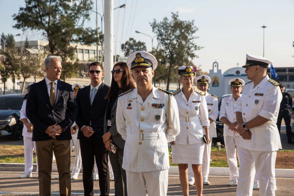 [381139] TEΛETH ΠAPAΛABHΣ KAI ENTAΞHΣ 51 OXHMATΩN ΣTO ΛΙΜΕΝΙΚΟ ΣΩΜΑ-ΕΛΛΗΝΙΚΗ ΑΚΤΟΦΥΛΑΚΗ (ΔΑΝΑΗ ΔΑΥΛΟΠΟΥΛΟΥ/EUROKINISSI)