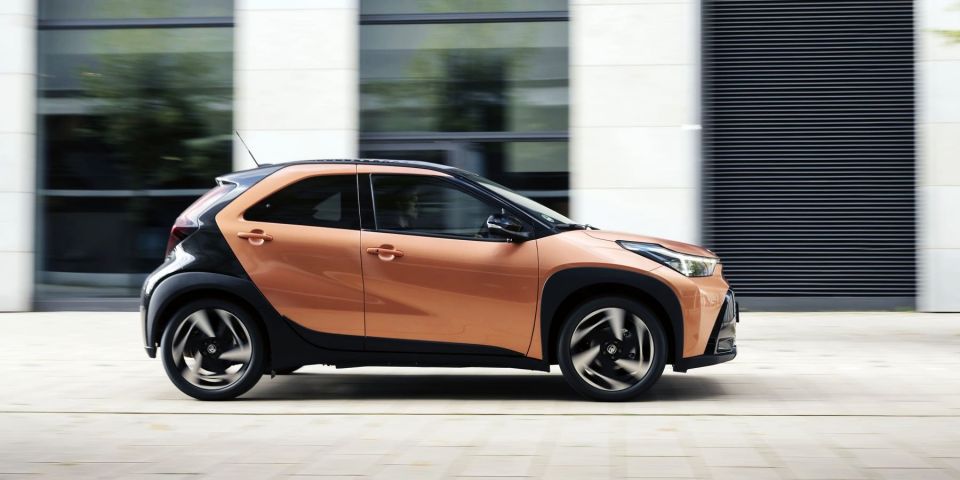 2026aygo-x-high-gradehybridcinnamon-2.jpg