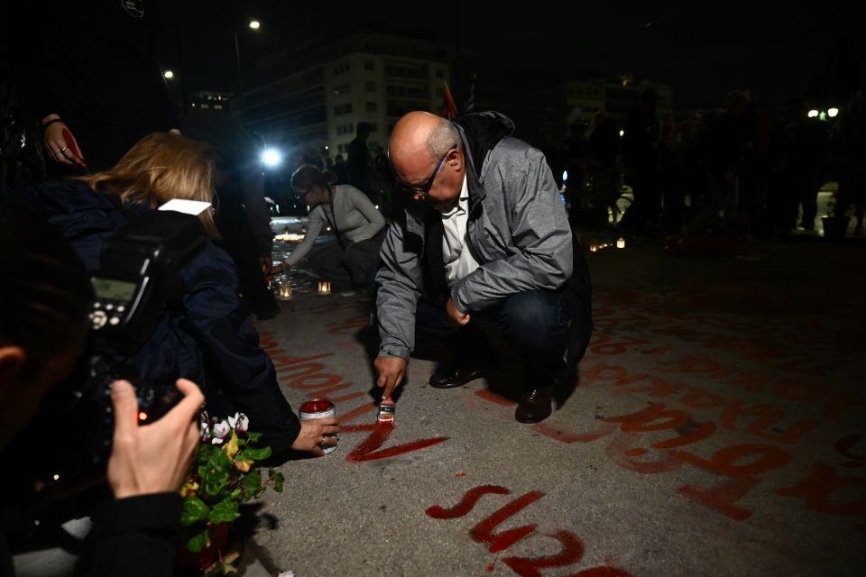 [381286] ΣΥΓΚΕΝΤΡΩΣΗ ΣΤΟ ΣΥΝΤΑΓΜΑ ΕΝΑΝΤΙΑ ΣΤΑ ΚΥΒΕΡΝΗΤΙΚΑ ΣΧΕΔΙΑ ΓΙΑ ΤΟΝ ΑΓΝΩΣΤΟ ΣΤΡΑΤΙΩΤΗ (ΚΩΣΤΑΣ ΤΖΟΥΜΑΣ/EUROKINISSI)