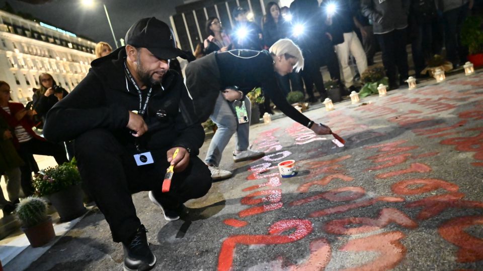 sygketntrosi syntagma