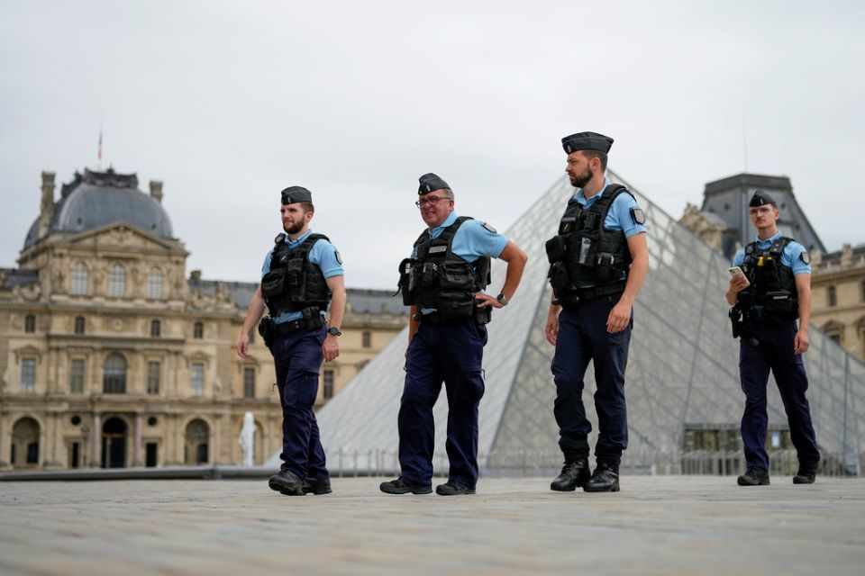 police france louvro Louvre