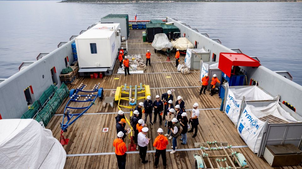 λασκαρίδη, τυφώνας