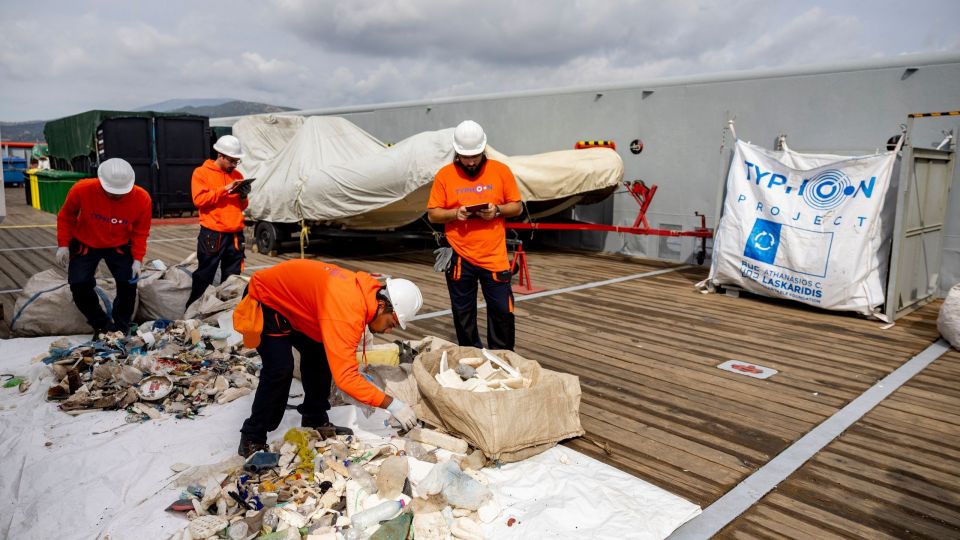 λασκαρίδη, τυφώνας