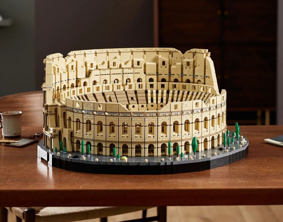 lego-colosseum.jpg