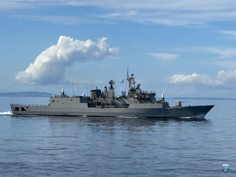 askisi polemiko naftiko fregata ydra