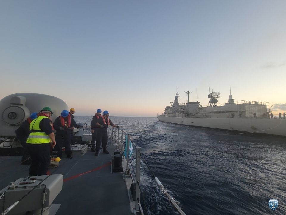 Εντυπωσιακές εικόνες στο Αιγαίο από την επιχειρησιακή εκπαίδευση του Πολεμικού Ναυτικού Εντυπωσιακές εικόνες στο Αιγαίο από την επιχειρησιακή εκπαίδευση του Πολεμικού Ναυτικού