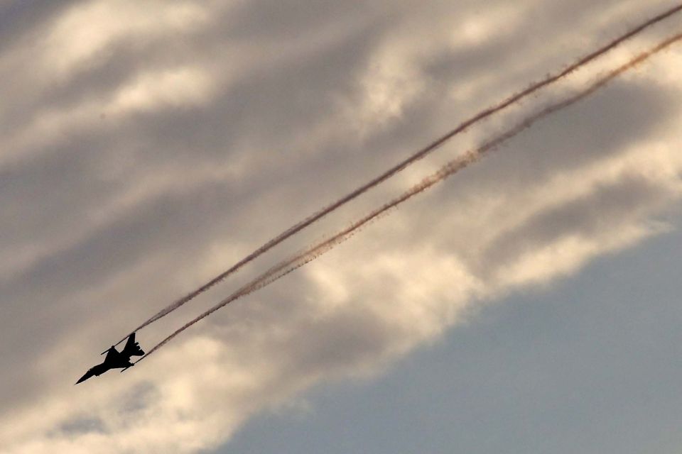 thessaloniki stratiotiki parelasi f-16