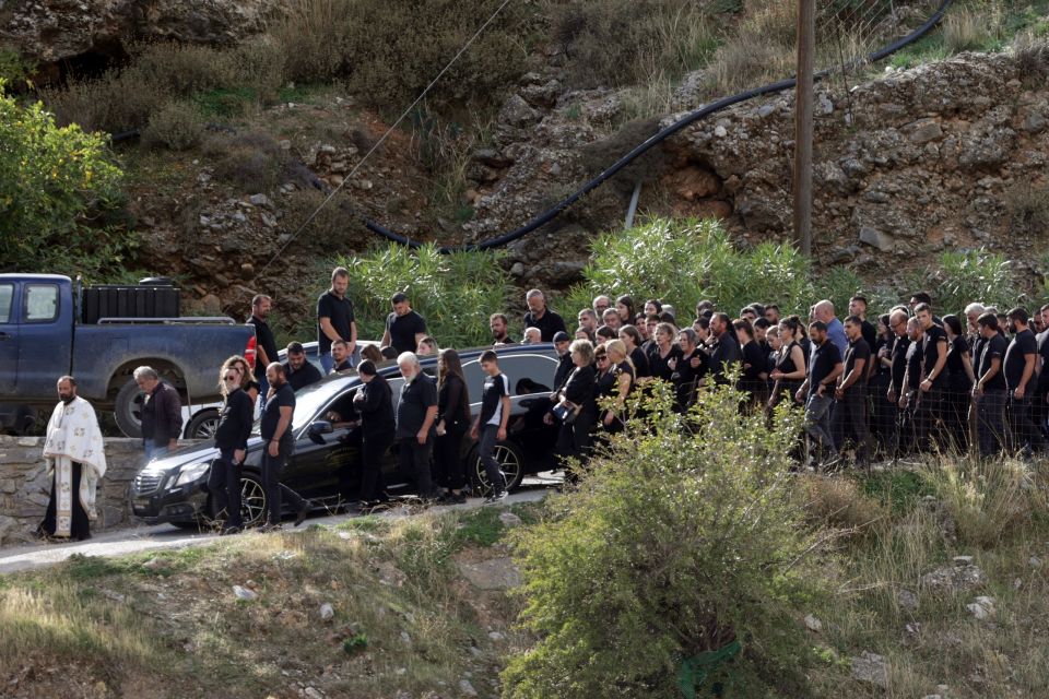 ΚΗΔΕΙΑ ΤΟΥ 38ΧΡΟΝΟΥ ΘΥΜΑΤΟΣ ΤΟΥ ΜΑΚΕΛΕΙΟΥ ΣΤΑ ΒΟΡΙΖΙΑ ΗΡΑΚΛΕΙΟΥ ΚΡΗΤΗΣ