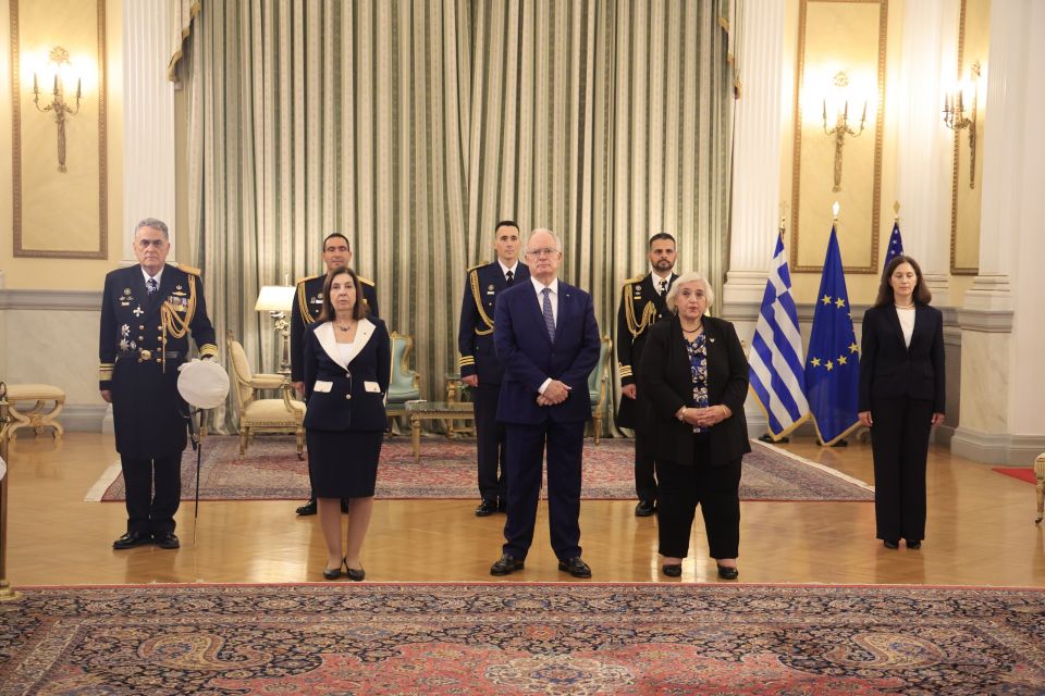 tasoulas, gillfoyle, diapisteftiria