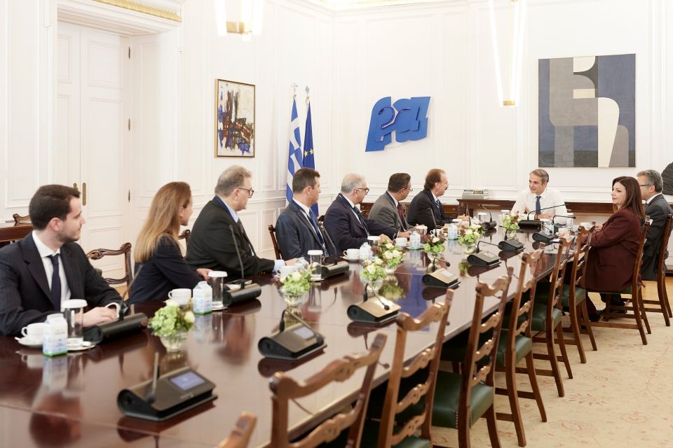 Συνάντηση Μητσοτάκη με αντιπροσωπεία της ομογενειακής οργάνωσης AHEPAΟ Συνάντηση Μητσοτάκη με αντιπροσωπεία της ομογενειακής οργάνωσης AHEPAΟ