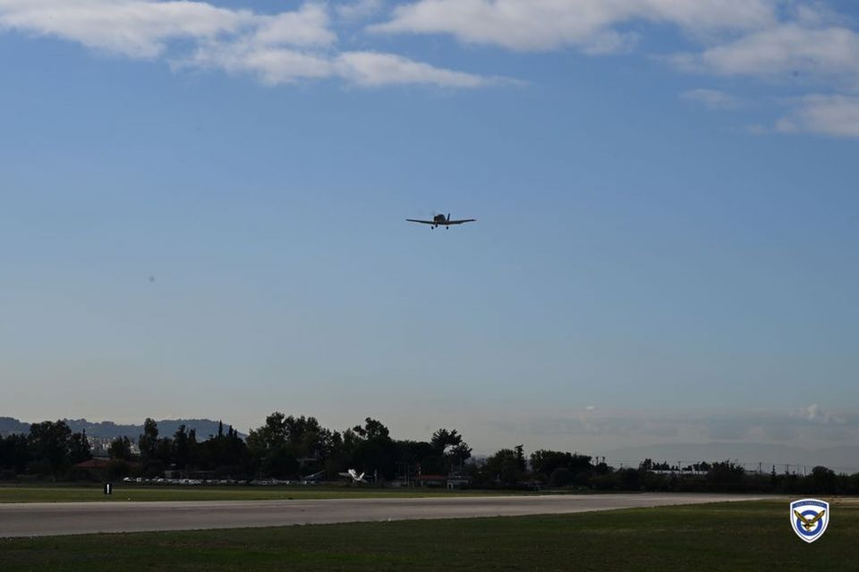Πτήσεις μαθητών με εκπαιδευτικά αεροσκάφη της Πολεμικής Αεροπορίας στο Τατόι