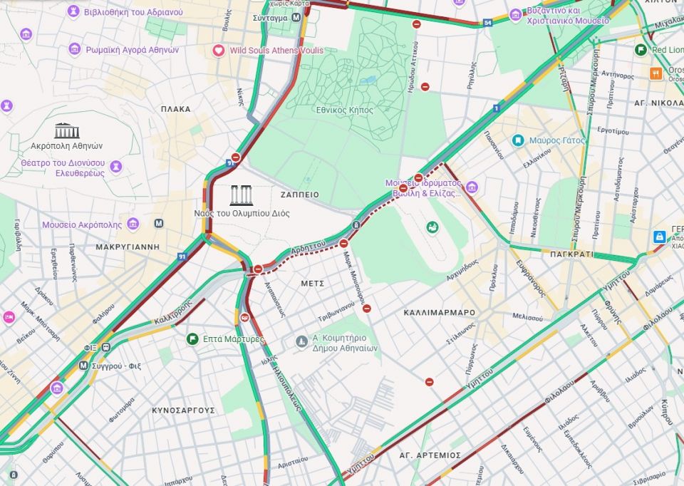 «Κόλαση» στο κέντρο της Αθήνας λόγω των κυκλοφοριακών ρυθμίσεων για τον Μαραθώνιο