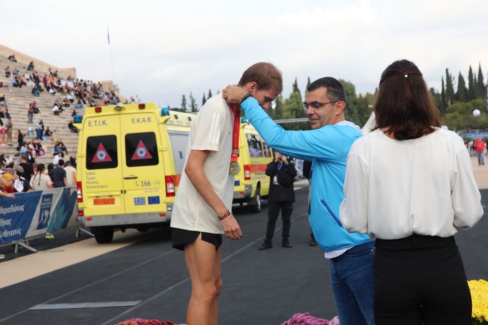 [381878] 42ος ΜΑΡΑΘΩΝΙΟΣ ΑΘΗΝΑΣ 2025 / ΑΠΟΝΟΜΕΣ (ΓΙΑΝΝΗΣ ΠΑΝΑΓΟΠΟΥΛΟΣ / EUROKINISSI)