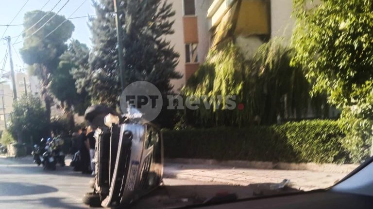 Τροχαίο με μια τραυματία στο Χαλάνδρι – Αναποδογύρισε αυτοκίνητο