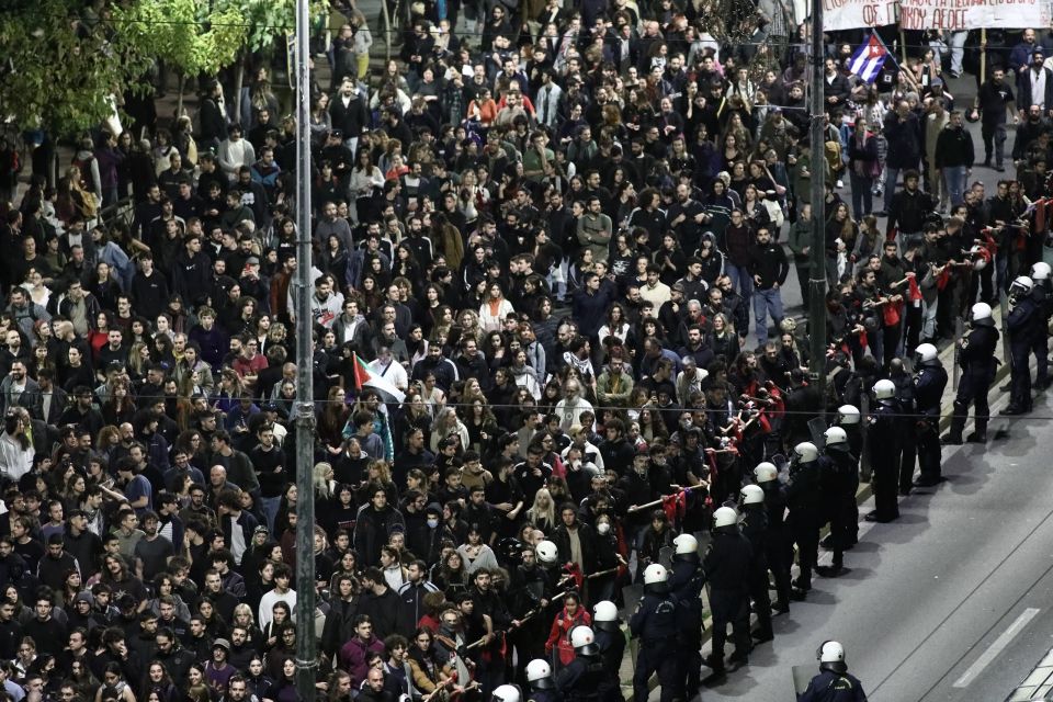 polytexneio poreia presbeia